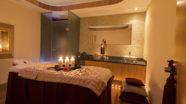 Constantinou Bros Athena Beach Hotel